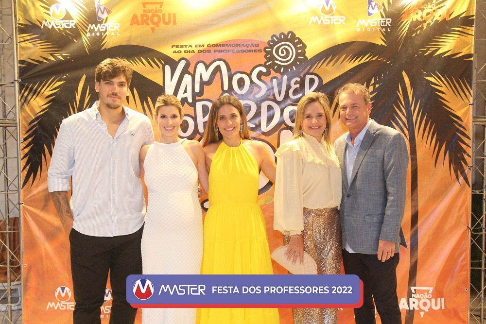 1_Backdrop (44) 1_Backdrop (44)