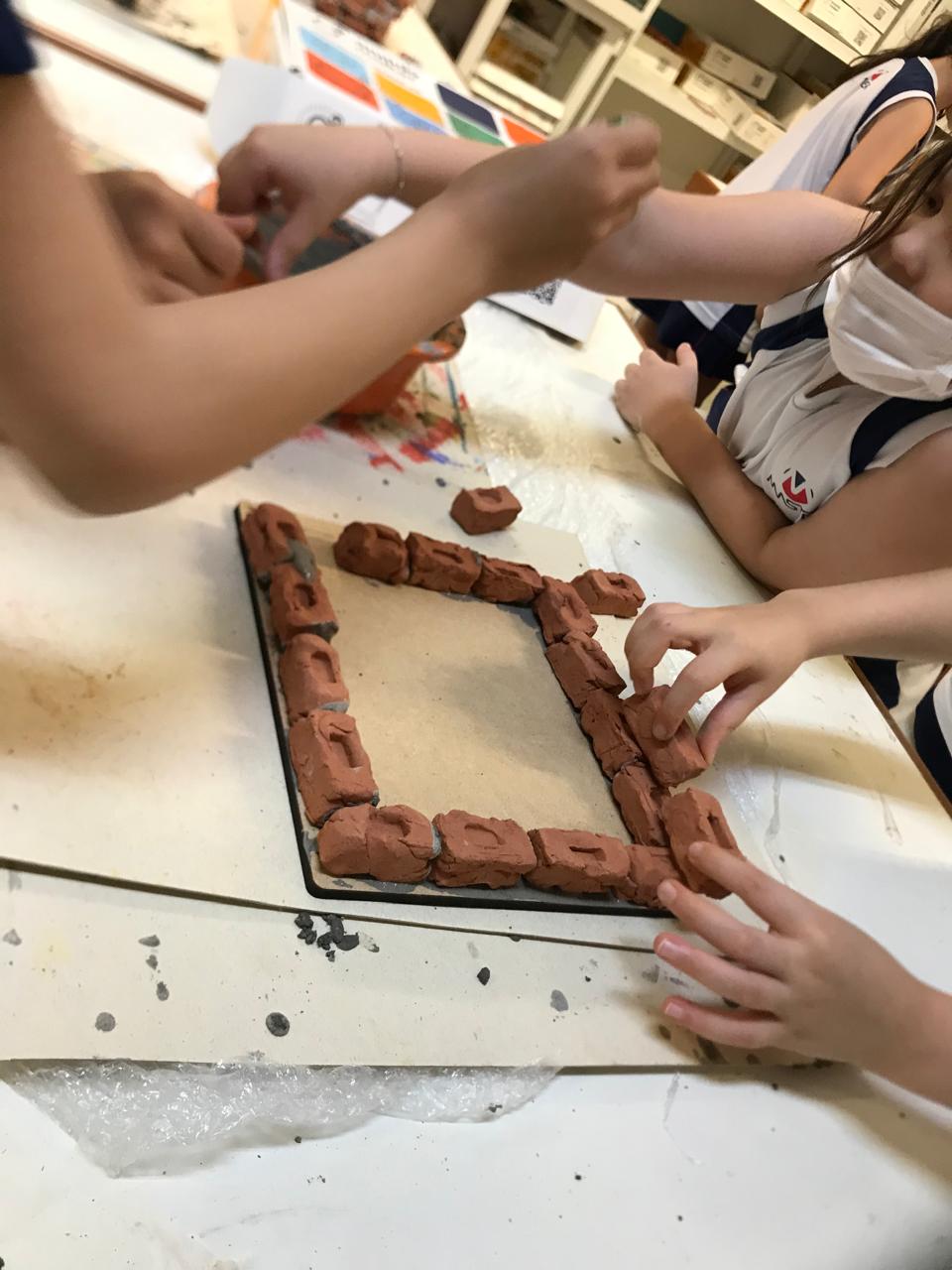 3 porquinhos (14) 3 porquinhos (14)