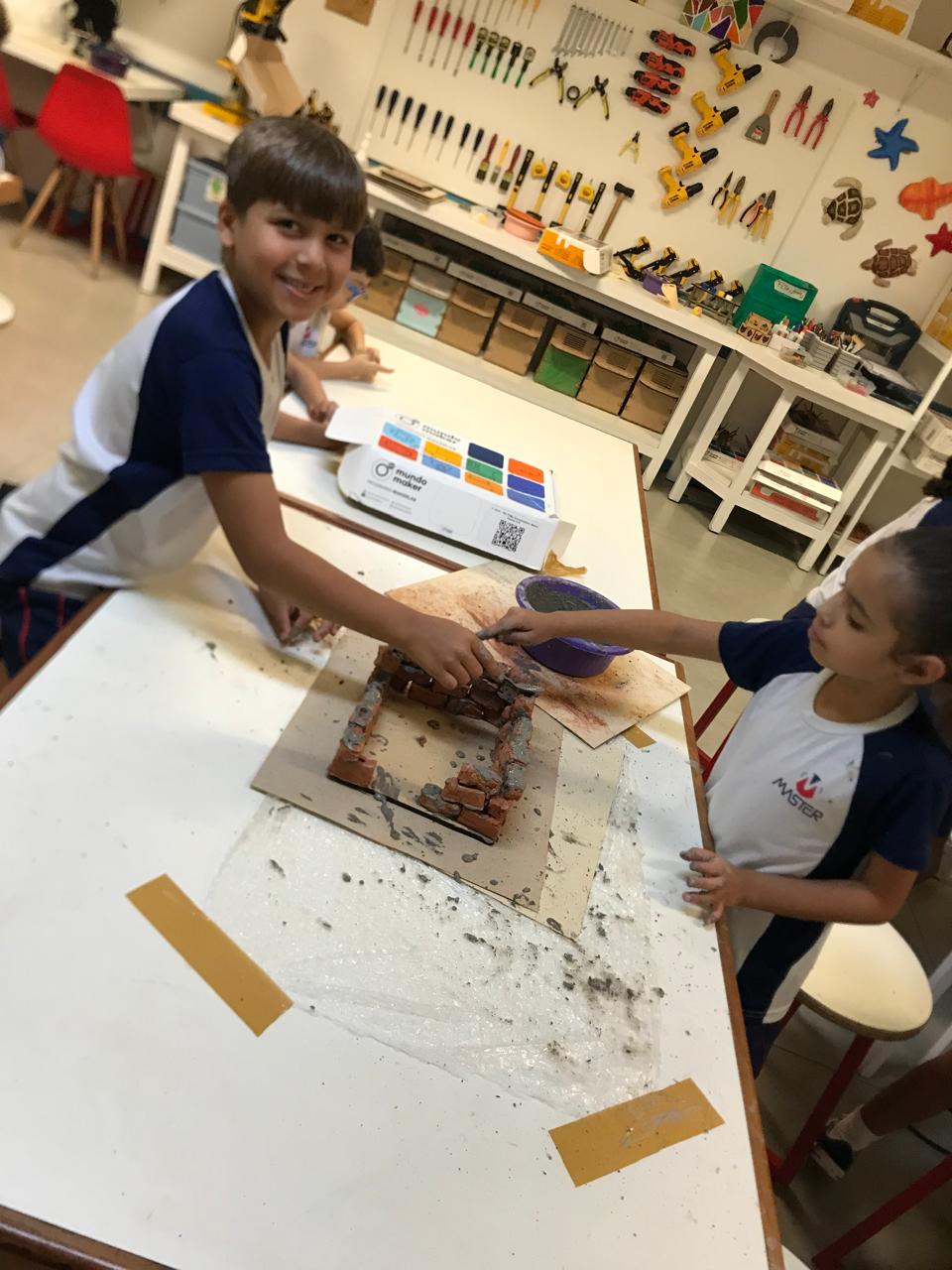 3 porquinhos (15) 3 porquinhos (15)