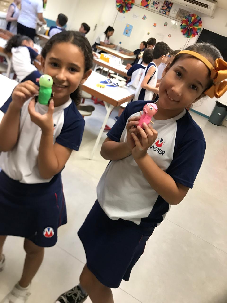 3 porquinhos (24) 3 porquinhos (24)