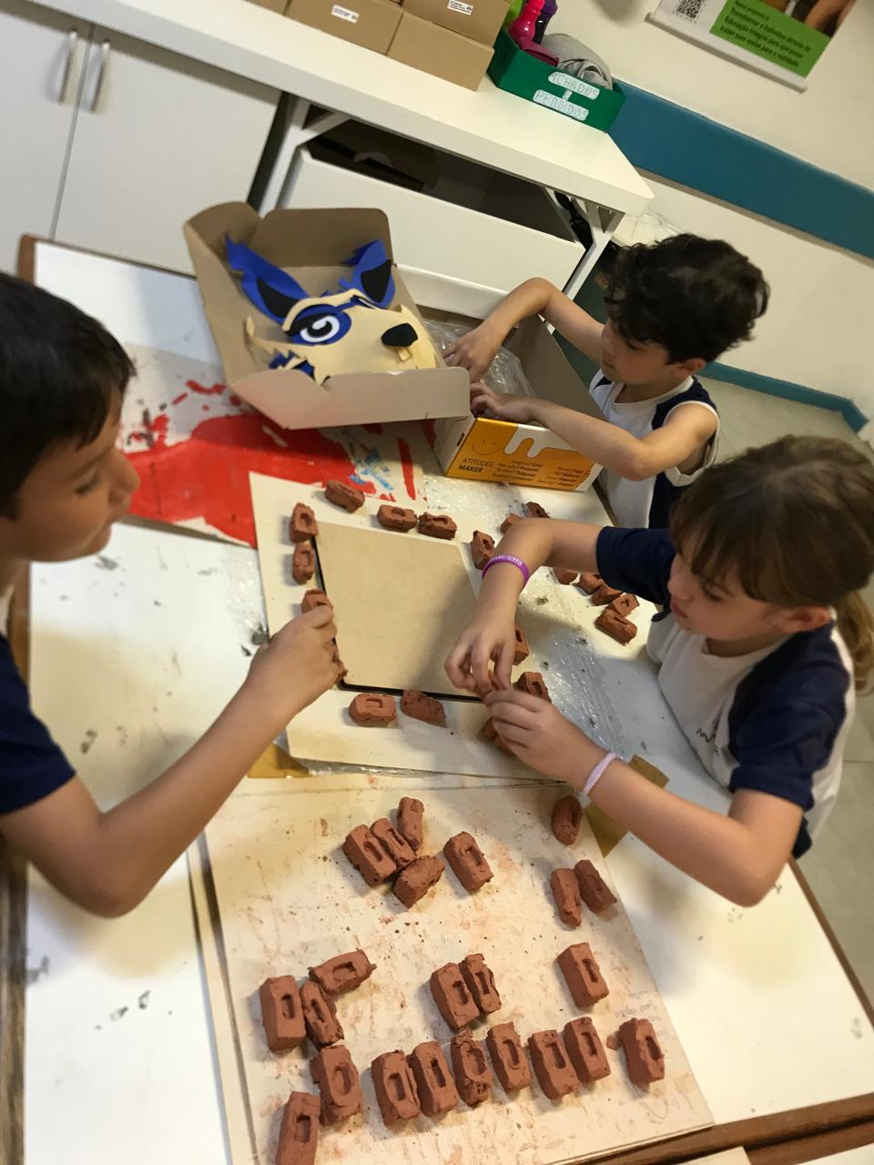 3 porquinhos (4) 3 porquinhos (4)