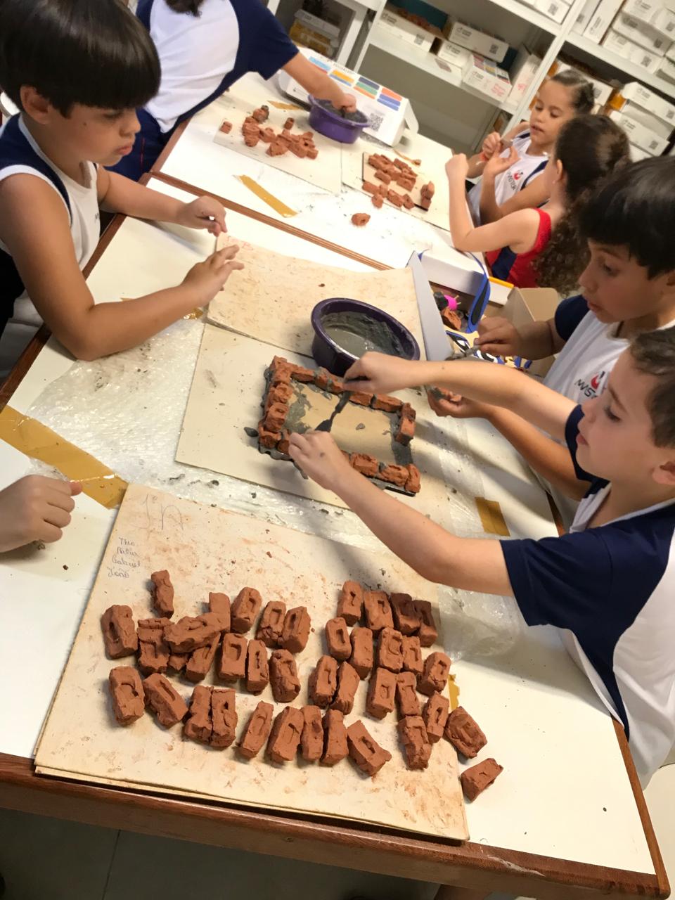 3 porquinhos (9) 3 porquinhos (9)