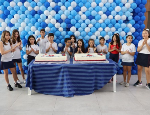 Master celebra o Dia do Estudante com alegria, música e bolo para todos os alunos